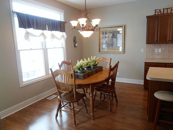 5th image of 8253 Park West Dr