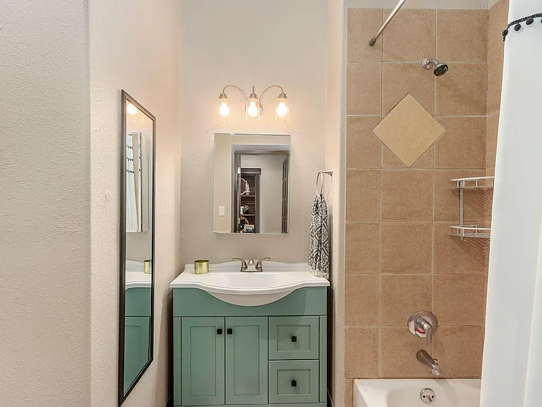 1711 Martin Luther King Blvd — Photo 23