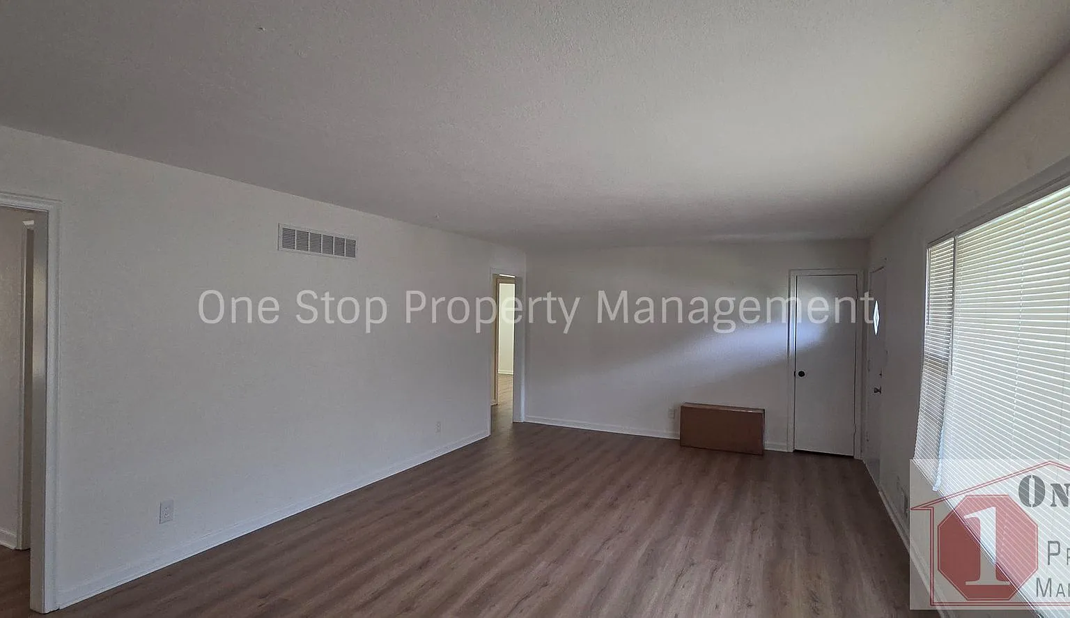 Beautiful 4 Bedroom 2.5 Bathroom in Kansas City, KS! — Photo 4