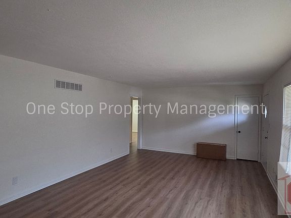 4th image of 2111 N 49th St