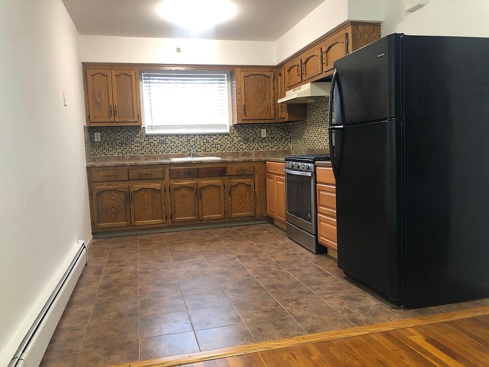 1st image of 1011 Wilcox Ave #3