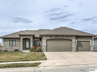7910 S 194th St, Gretna, NE 68028