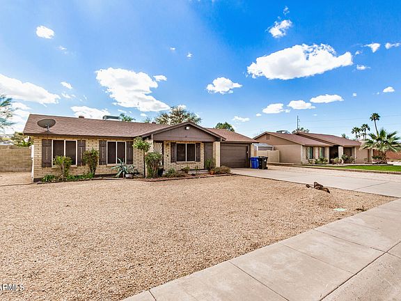4th image of 827 E LE MARCHE Avenue
