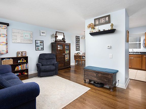 5th image of 3753 Temple Dr