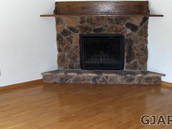 5th image of 611 E Indian Creek Dr
