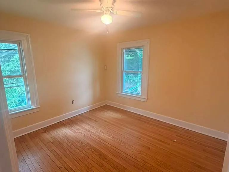 16 Terrace Ave — Photo 10