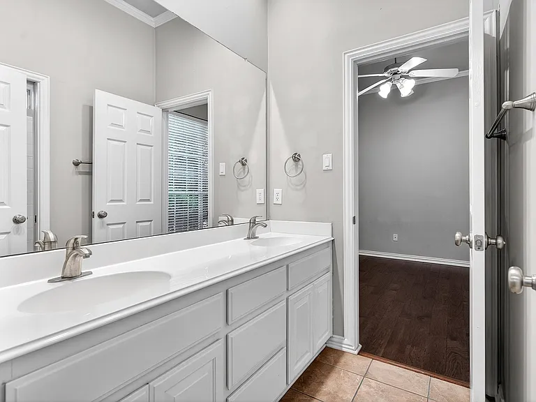 1210 Forest Hills Dr — Photo 26