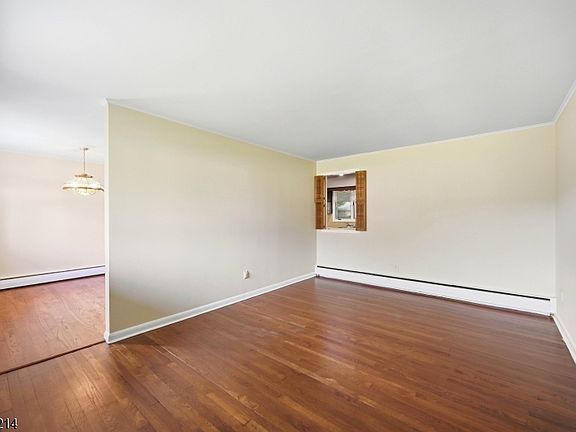5th image of 32 Conestoga Trl