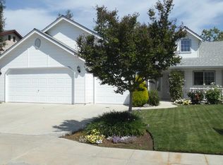 3465 Megan Ave, Clovis, CA 93611