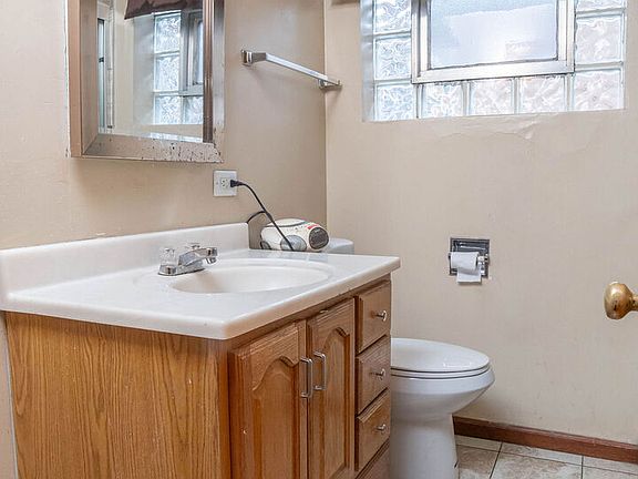5th image of 3912 W 84th Pl