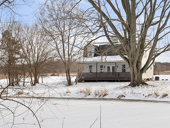 3rd image of 52273 Betts Rd