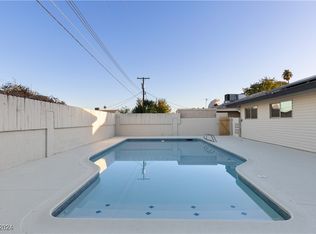 18 Jade Cir, Las Vegas, NV 89106