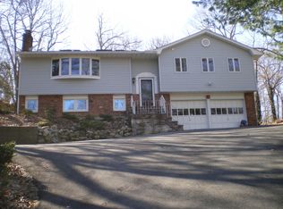 Laurel Hill Rd, Centerport, NY 11721