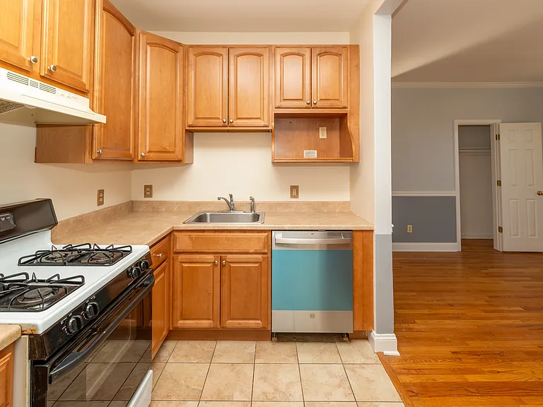 287 Bloomfield Ave #1 — Photo 7