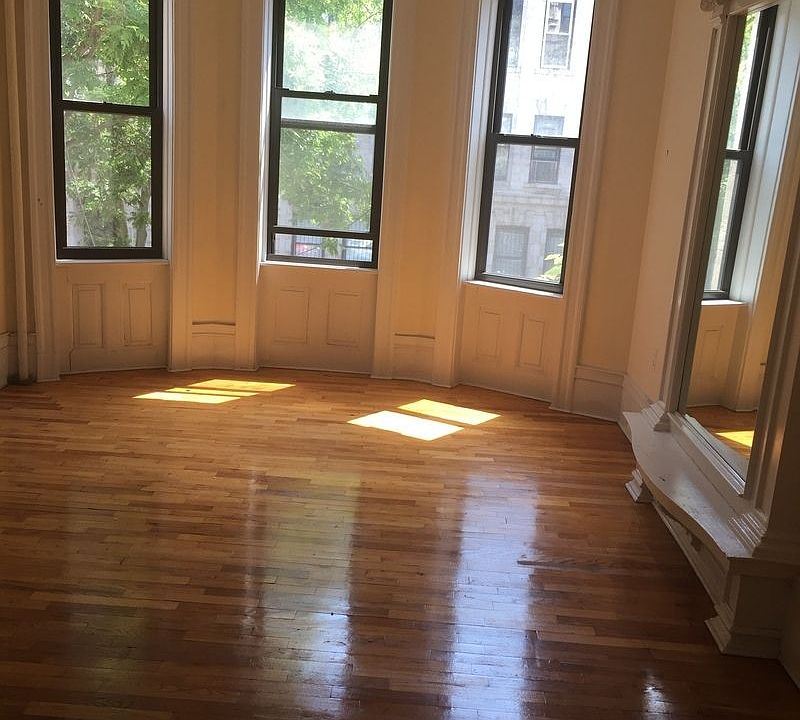 2nd image of 234 Saint James Pl Floor 3