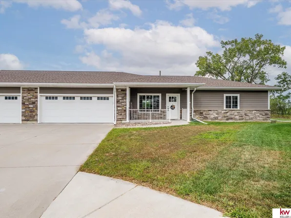 910 Tamarack Ln, Missouri Valley, IA 51555