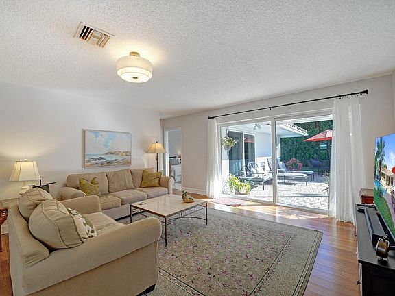 5th image of 4820 NE 27 Avenue