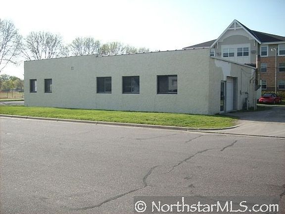 2nd image of 353 15th Ave N