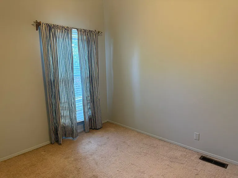 10427 Briarbend Dr #8 — Photo 7