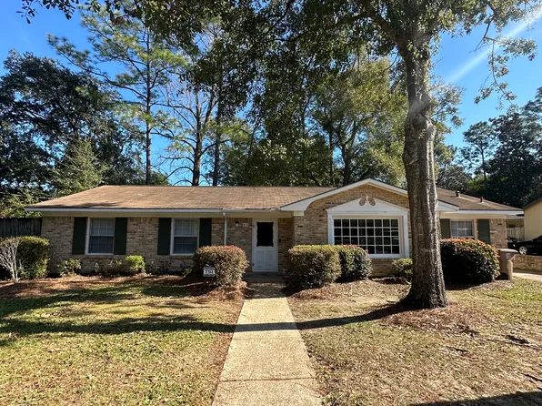 816 Overbey Dr, Mobile, AL 36608