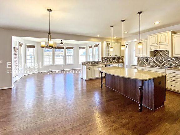 3rd image of 99 Coachman Cir