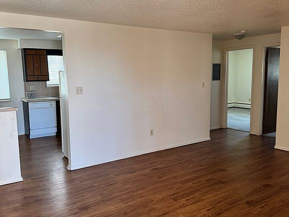 3rd image of 1441 Emery St APT 202