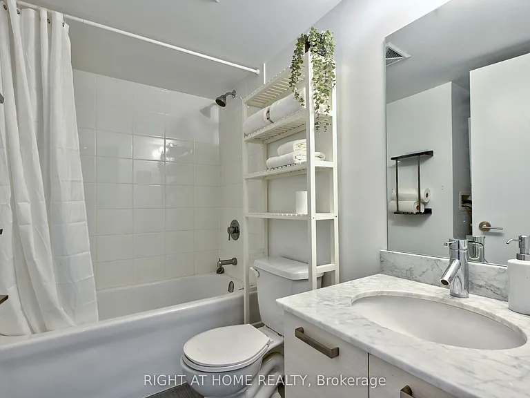 68 Abell St W #336 — Photo 15