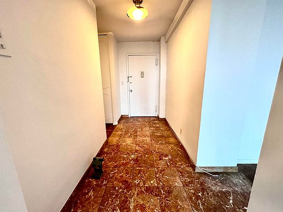 3rd image of 2100 Linwood Ave APT 15R