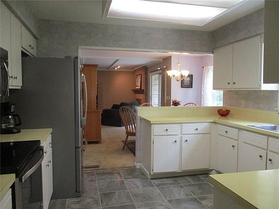 4th image of 625 Lincolnshire Dr