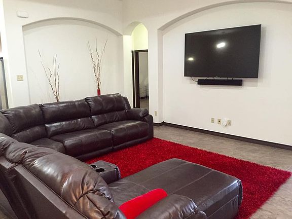 2nd image of 108 Cocos Dr