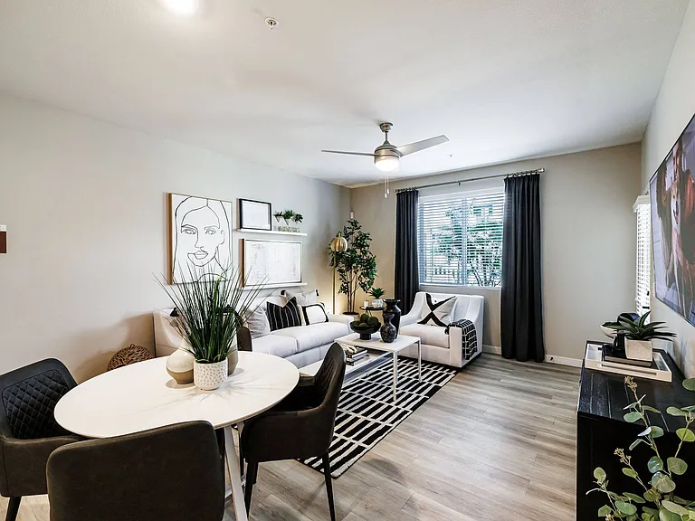 SYNC APARTMENT HOMES — Photo 45
