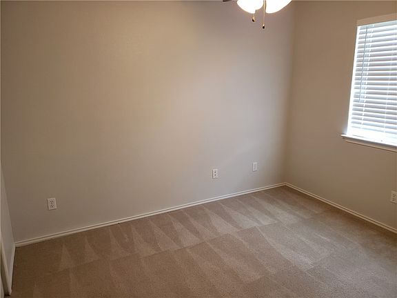 3rd image of 206 Waterlily Way