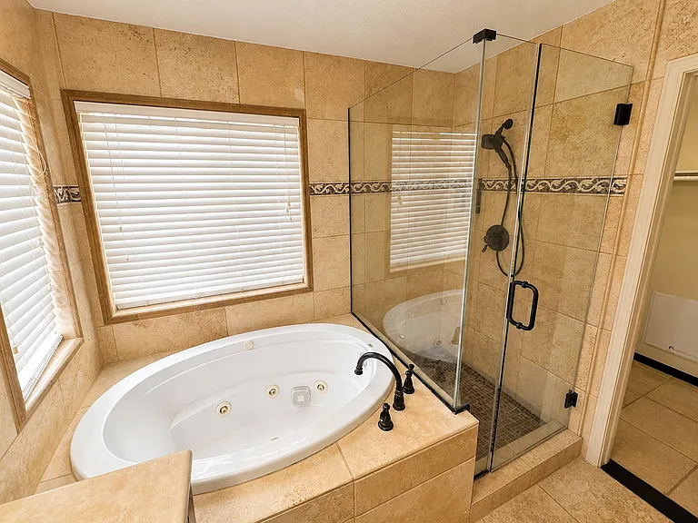621 Marbella Ct — Photo 23