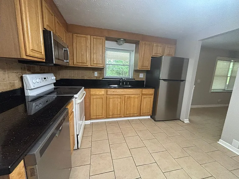 1701 Jackson Hollow Rd — Photo 3