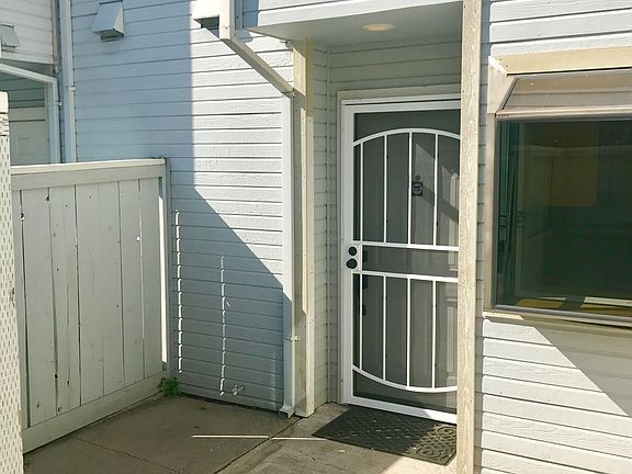 2nd image of 2930 Driftwood Pl APT 29