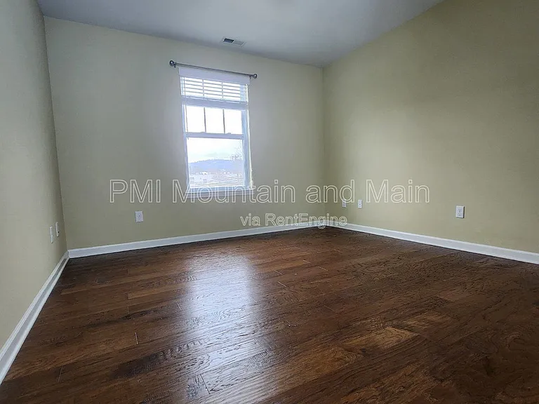19 Barnett Shoals Dr — Photo 14