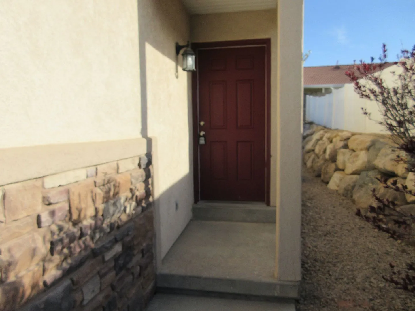 Move-In Discount 5 Bedrooms, 3.5 Bathrooms with a Two Car Garage at the north end of town. — Photo 3