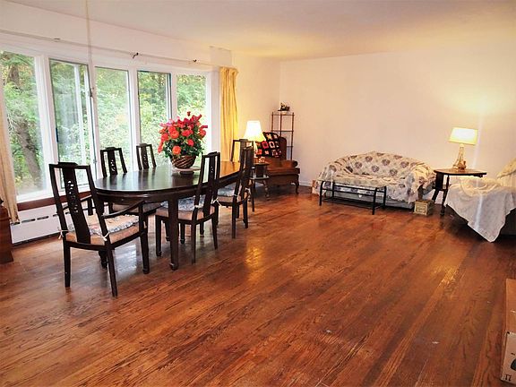 3rd image of 3 Fredericks Ln