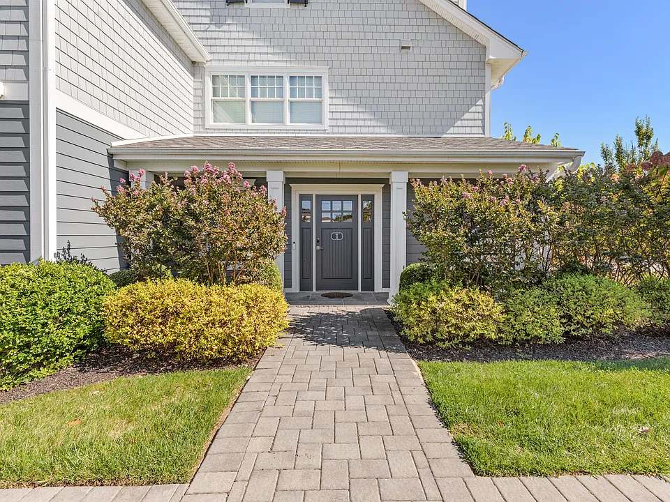 1 Village Green Dr