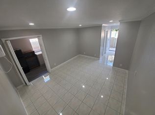 2539 E Hamilton Ave, Orange, CA 92867