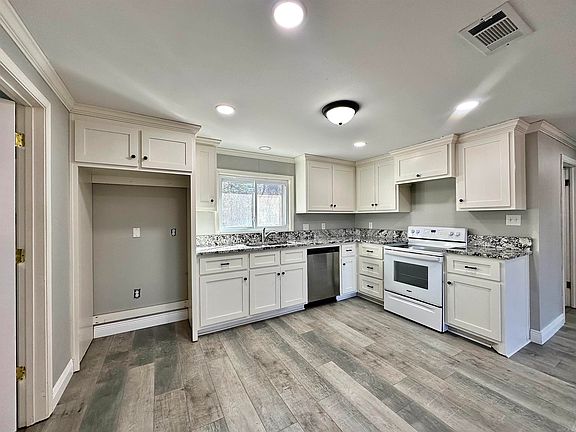 2nd image of 3114-167 Southland Dr