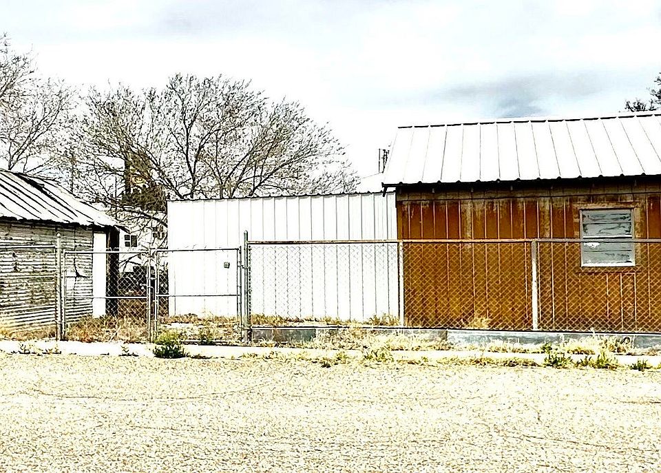 2nd image of 403 N 4th St