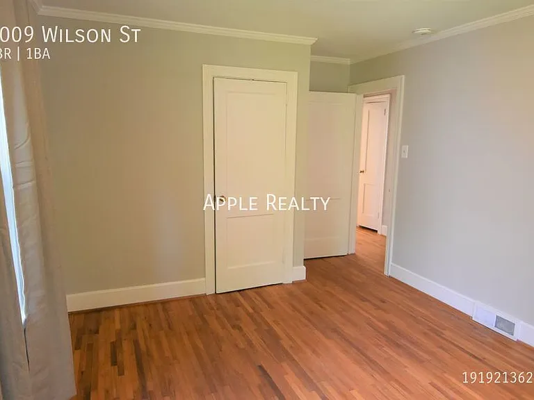 2009 Wilson St — Photo 17