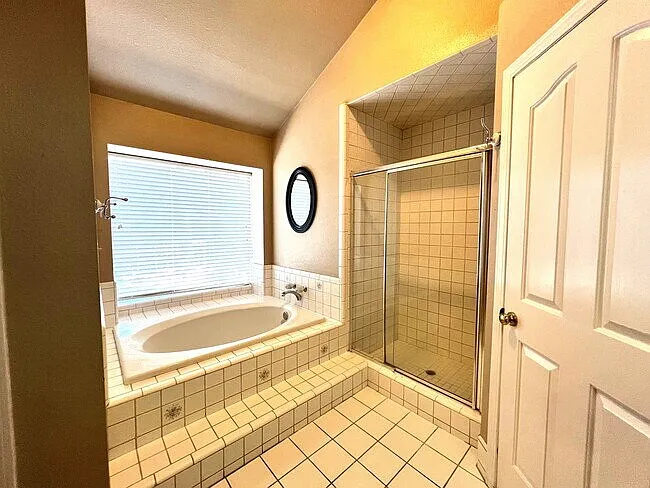 9316 Foxglen Ct — Photo 23