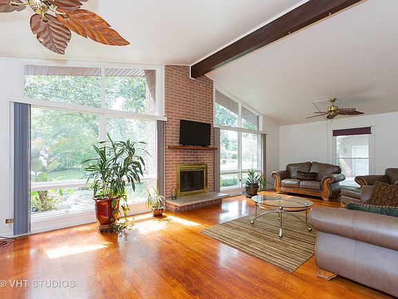 4th image of 3449 Woodland Dr