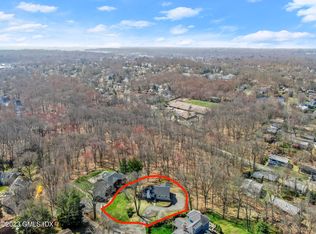 15 Pleasant View Pl, Old Greenwich, CT 06870