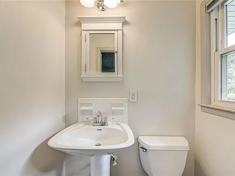 2340 Burch Cir — Photo 15