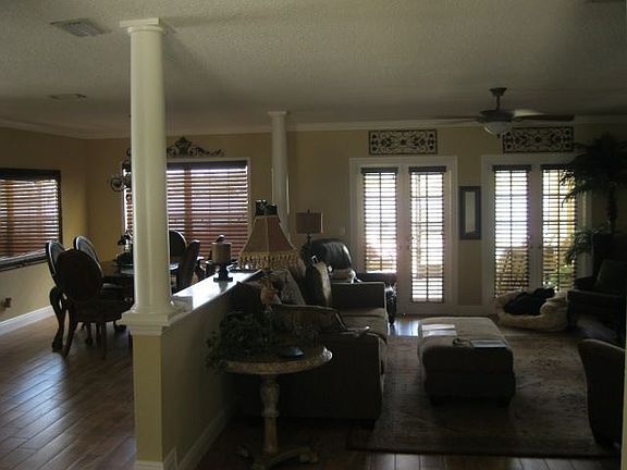 4th image of 3410 E Lake Dr