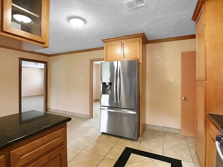 6923 Leader St — Photo 12