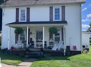 611 Franklin Ave, Conesville, OH 43811